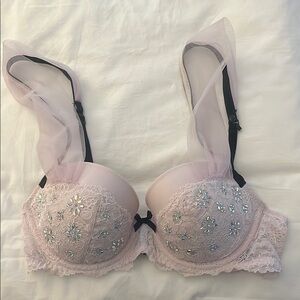 Victoria's Secret Dream Angels Light Pink Lace Bra with Jewels